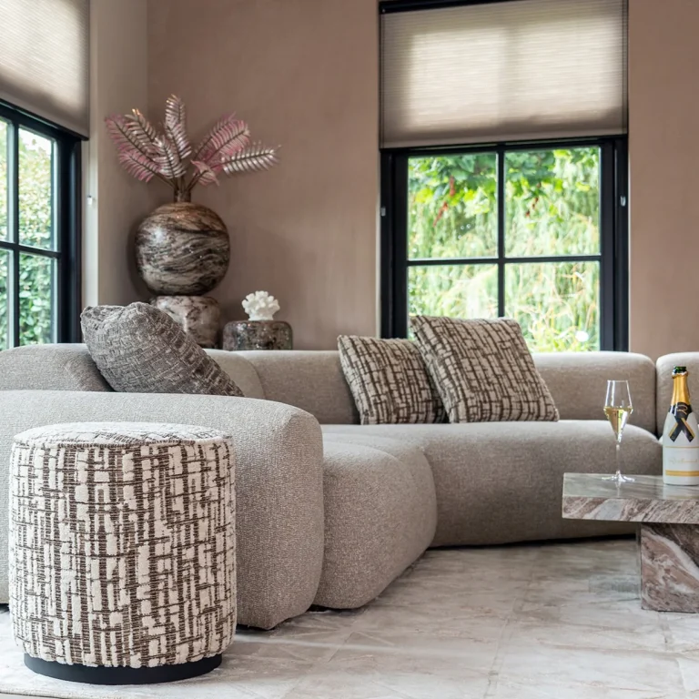 decorum-living.com